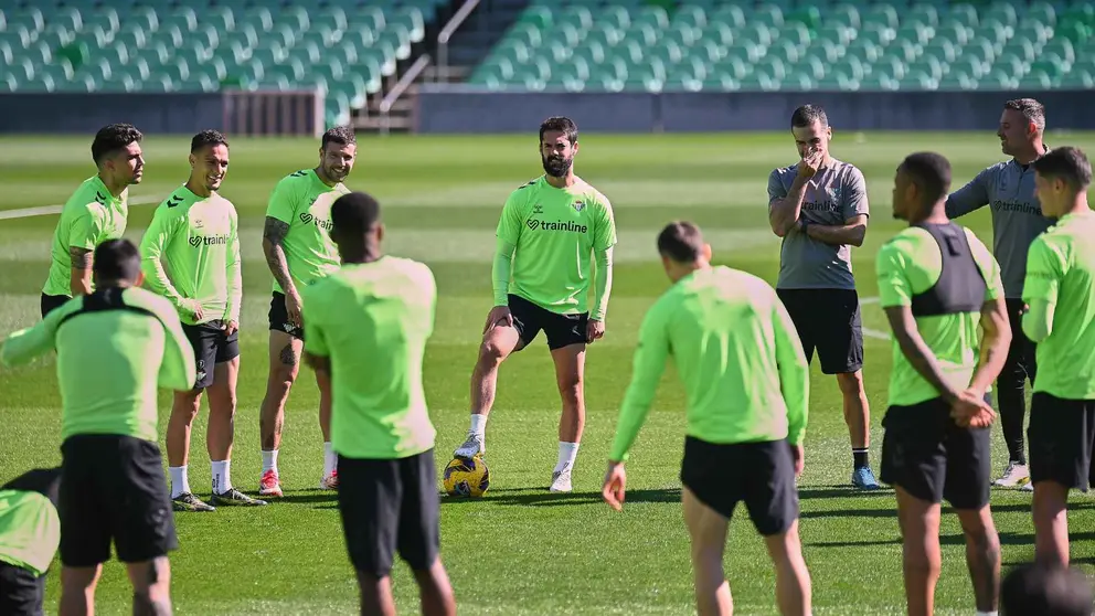 Entrenamiento del Real Betis en el Benito Villamar&iacute;n | Salvador L&oacute;pez Medina para El MIRA
