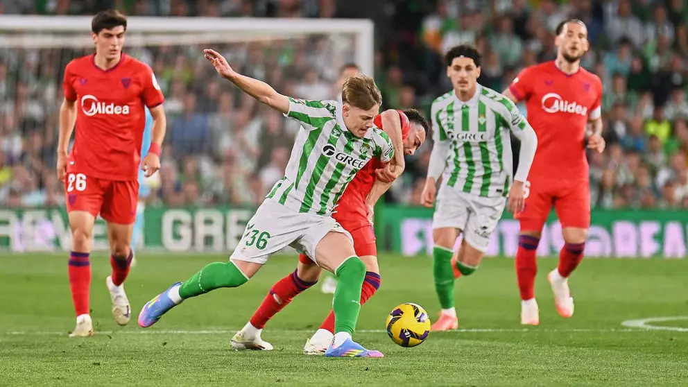 Jes&uacute;s Rodr&iacute;guez y Rub&eacute;n Vargas en el Real Betis - Sevilla FC | Salvador L&oacute;pez Medina para El MIRA