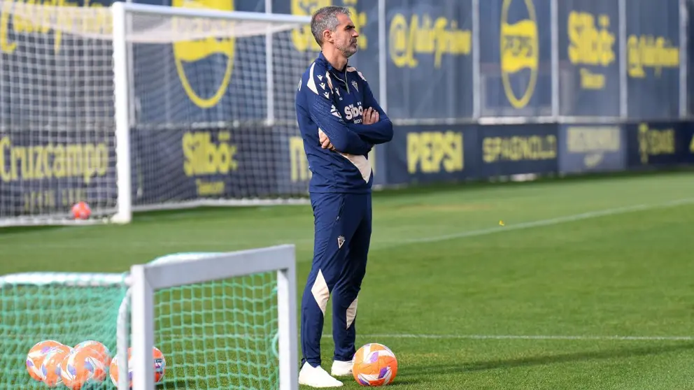 Gaizka Garitano durante un entrenamiento del C&aacute;diz CF | CCF