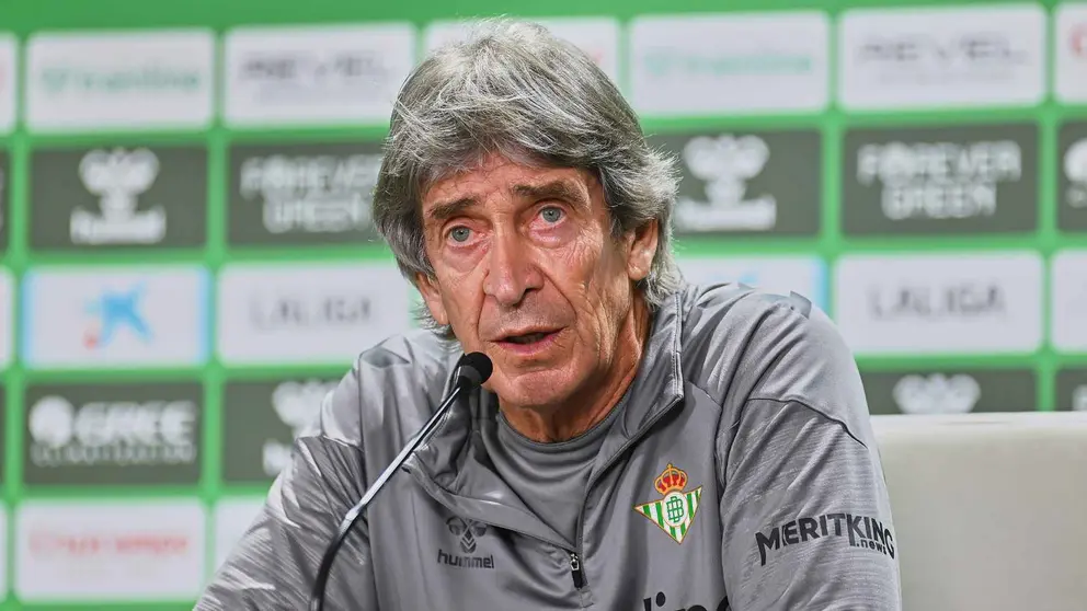 Manuel Pellegrini en la rueda de prensa previa al Real Betis - Villarreal | Salvador L&oacute;pez Medina para El MIRA
