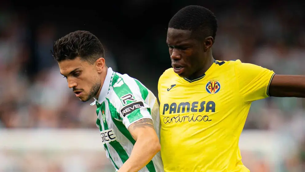 Marc Bartra y Barry en el Real Betis - Villarreal | @RealBetis