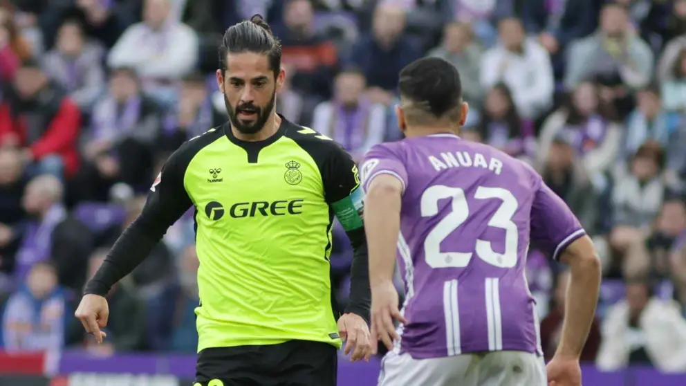 Isco y Anuar en el Real Valladolid - Real Betis | @RealBetis