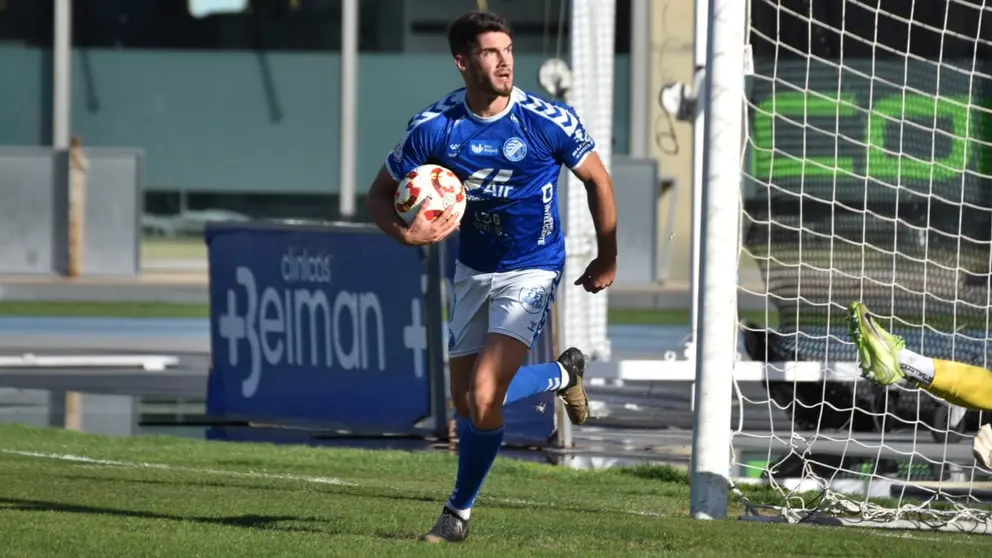 Abraham tras marcar un gol ante el Don Benito | Jos&eacute; M. Partida