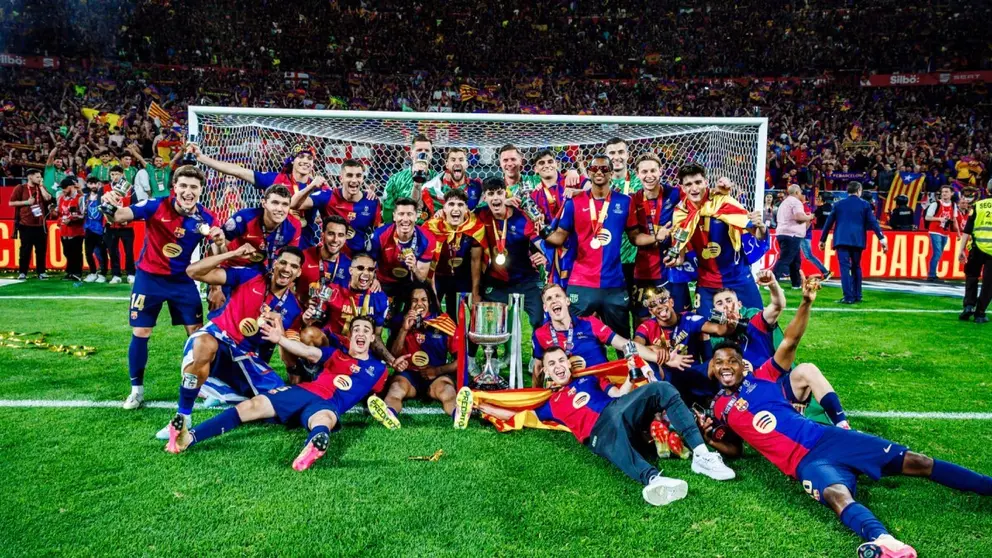 Los jugadores del FC Barcelona celebran la Copa del Rey | @inakipenya