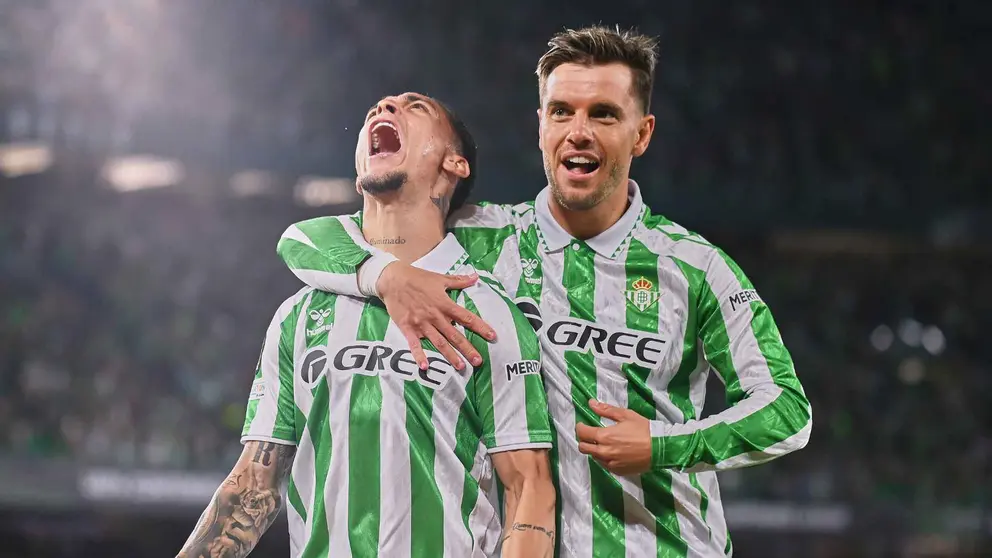 Antony y Lo Celso en el Real Betis - Fiorentina | Salvador L&oacute;pez Medina para El MIRA