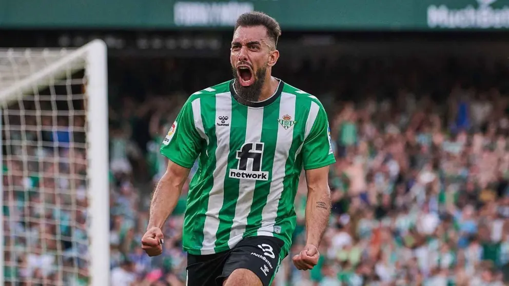 Borja Iglesias celebra su segundo gol en el Real Betis - Girona | Salvador L&oacute;pez para El MIRA