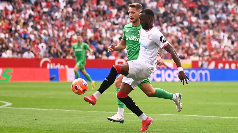 Dodi Luk&eacute;bakio en el Sevilla FC - CD Legan&eacute;s | Salvador L&oacute;pez Medina para El MIRA