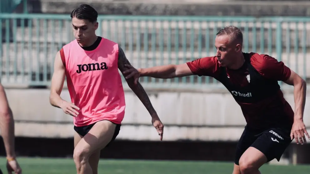 &Aacute;lex Sala y Obolskiy durante un entrenamiento del C&oacute;rdoba CF | CCF