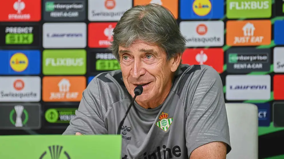 Manuel Pellegrini en la rueda de prensa previa a la final de la Conference League entre Real Betis y Chelsea | Salvador L&oacute;pez Medina para El MIRA