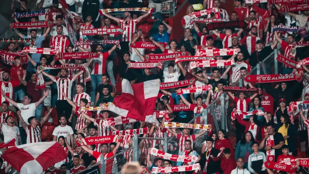 Aficionados de la UD Almer&iacute;a durante un partido jugado en casa | UDA