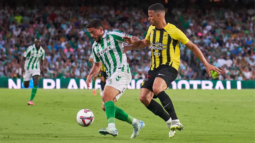 Pablo Fornals y Luiz Felipe en el Real Betis - Al Ittihad | Salvador L&oacute;pez Medina para El MIRA
