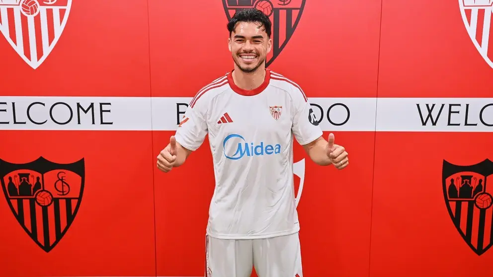 Gabriel Suazo en su presentaci&oacute;n con el Sevilla FC | Salvador L&oacute;pez Medina para El MIRA