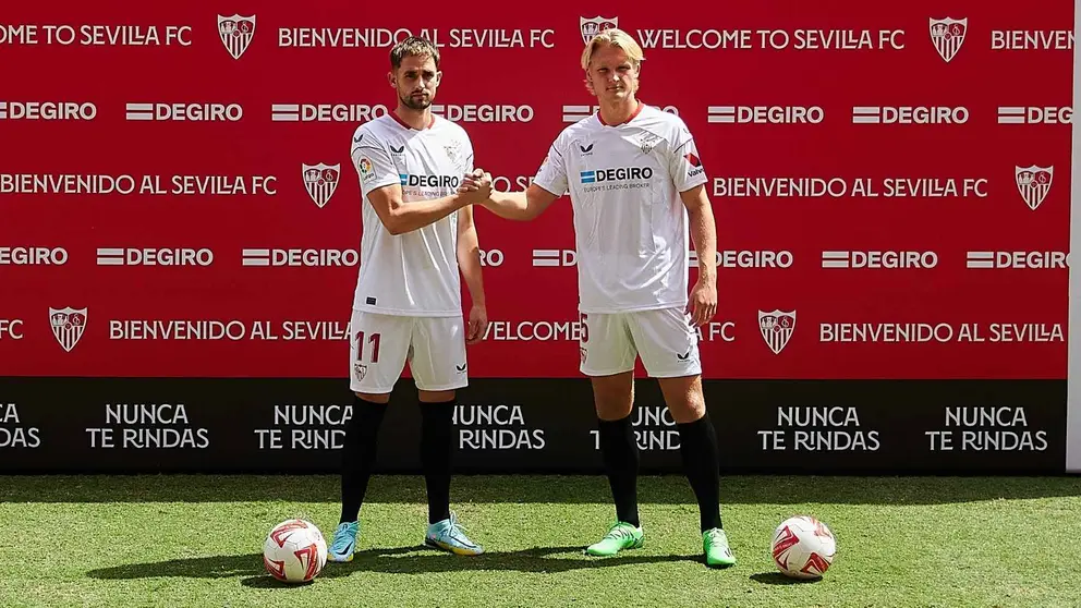 Presentaci&oacute;n de Adnan Januzaj y Kasper Dolberg con el Sevilla FC | Salvador L&oacute;pez para El MIRA