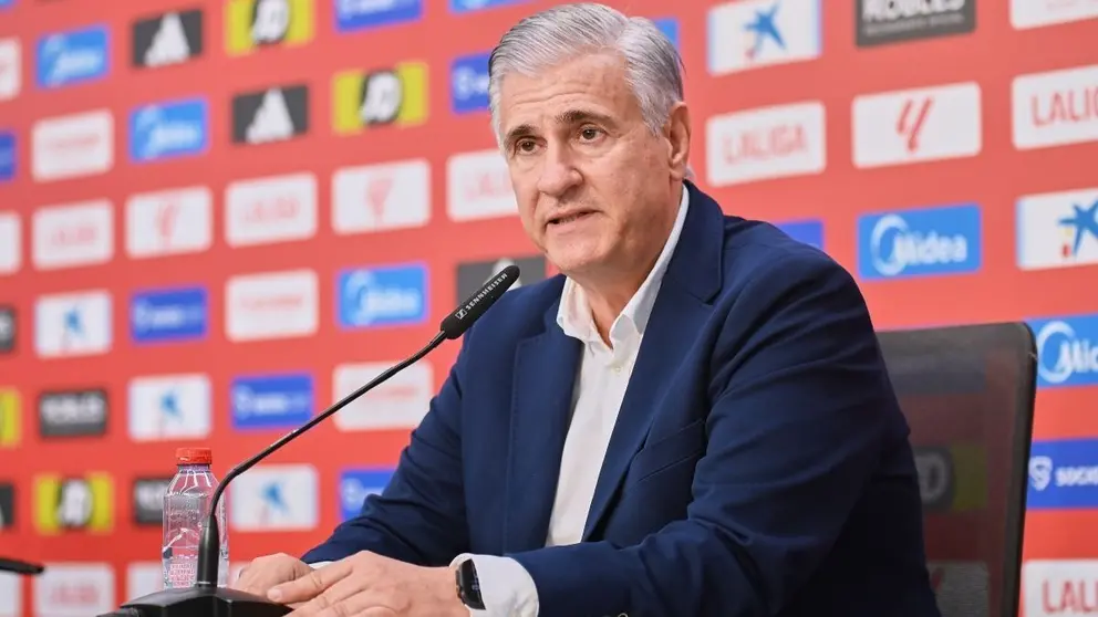 Antonio Cord&oacute;n en la presentaci&oacute;n de Gabriel Suazo | Salvador L&oacute;pez Medina para El MIRA