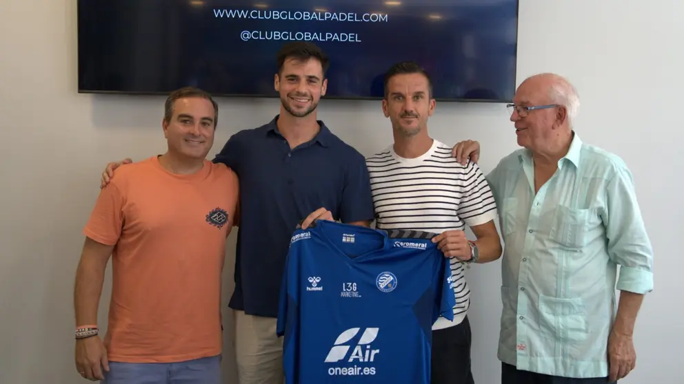 Presentaci&oacute;n de Curro Rivelott con el Xerez Deportivo | Javi Offerrall