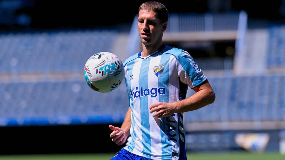 El M&aacute;laga CF sorprendi&oacute; con una presentaci&oacute;n que nadie esperaba: Darko Brasanac ya es oficial