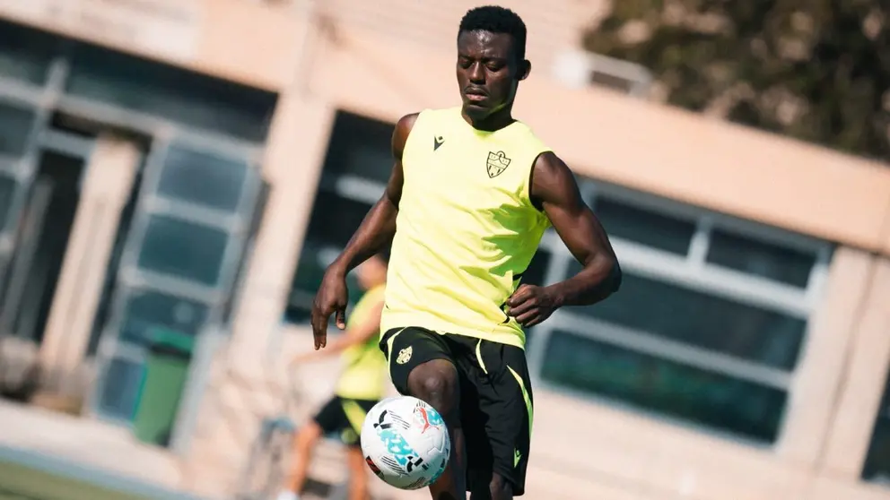 Iddrisu Baba durante una sesi&oacute;n de entrenamiento de la UD Almer&iacute;a | UDA