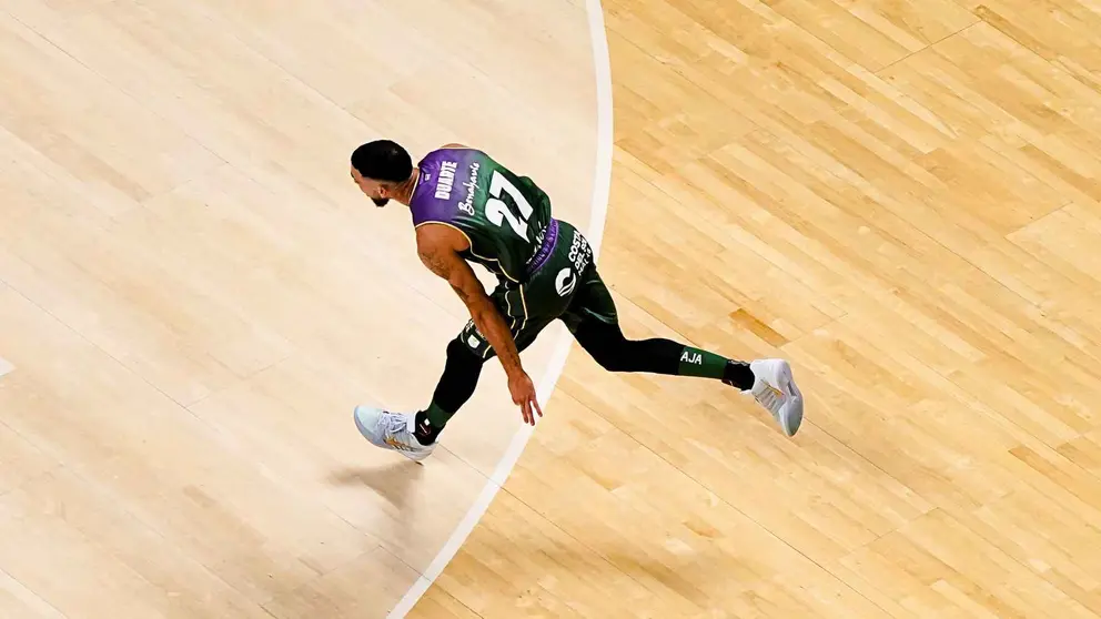 Ibon Navarro asegura que el fichaje estrella del Unicaja Baloncesto es "complicado de gestionar"