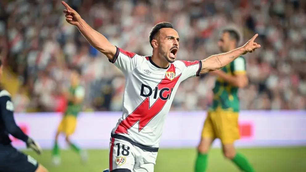 &Aacute;lvaro Garc&iacute;a celebra un gol en el Rayo Vallecano - Neman Grodno | RV