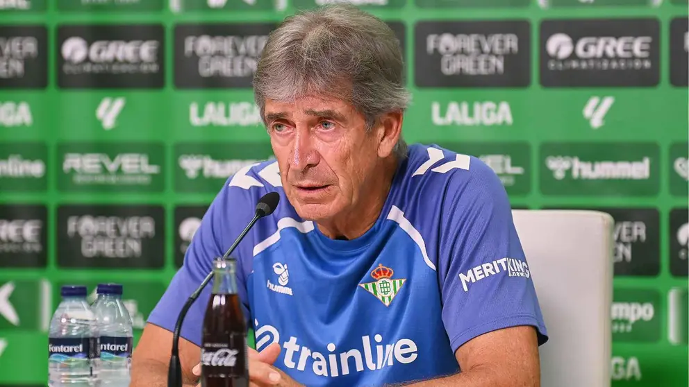 Manuel Pellegrini en la rueda de prensa previa al Real Betis - Osasuna | Salvador L&oacute;pez Medina para El MIRA