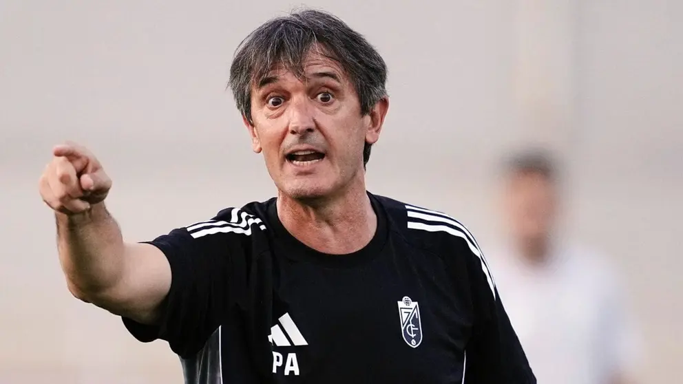 Jos&eacute; Pacheta durante un entrenamiento del Granada CF | GCF