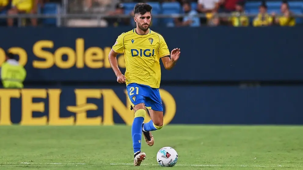 Mario Climent en el C&aacute;diz CF - CD Mirand&eacute;s | Salvador L&oacute;pez Medina para El MIRA