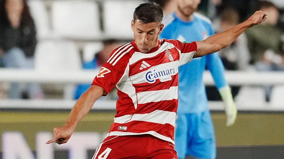 Rub&eacute;n Alcaraz en el Burgos CF - Granada CF | GCF
