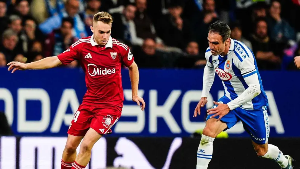 Peque en el Sevilla FC - Espanyol | @SevillaFC
