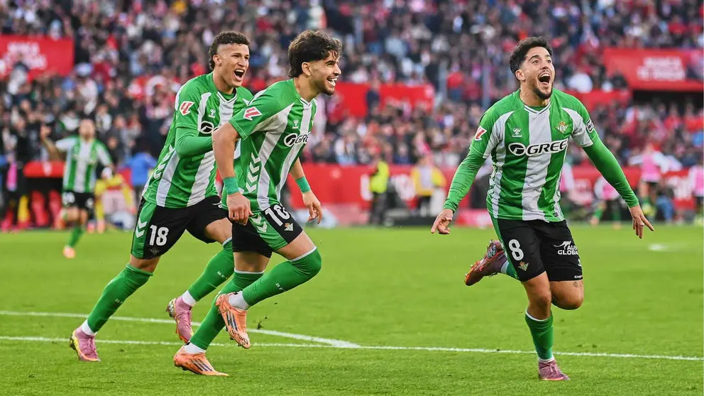 Pablo Fornals celebra su gol en El Gran Derbi ante el Sevilla FC | Salvador L&oacute;pez Medina