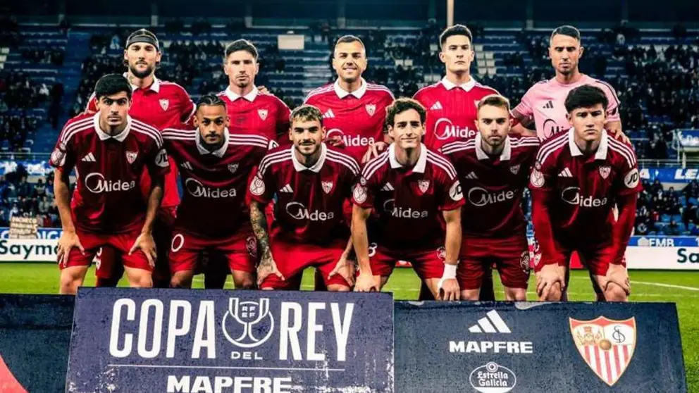 Alineaci&oacute;n del Sevilla FC ante el Deportivo Alav&eacute;s | @SevillaFC