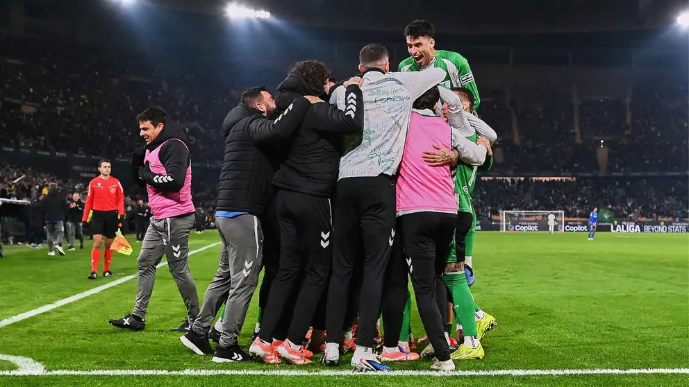 Los jugadores del Betis celebra un gol en el Real Betis - Getafe CF | Salvador L&oacute;pez Medina