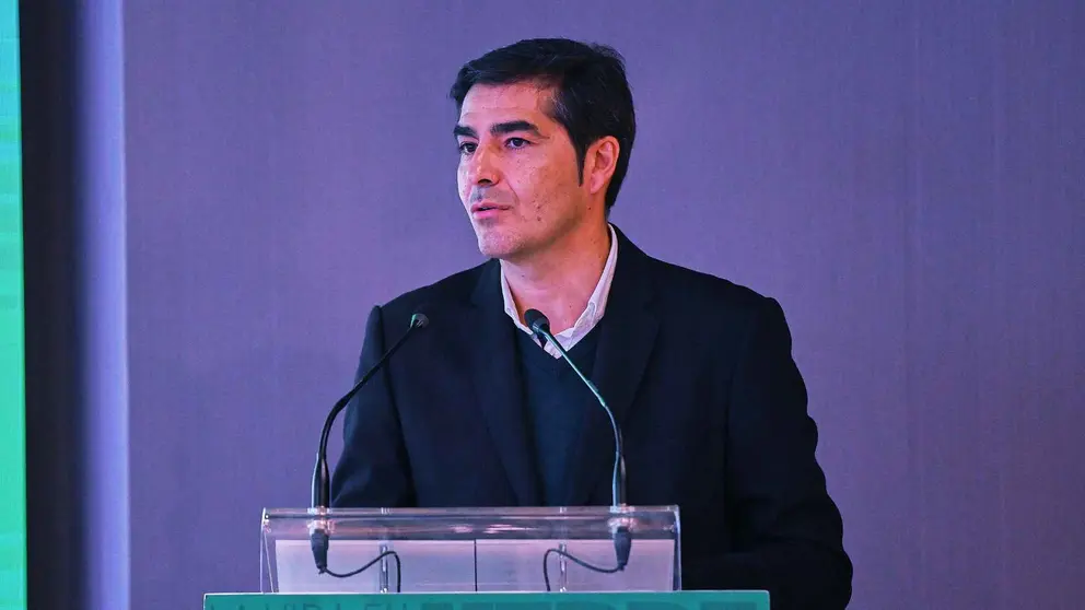 &Aacute;ngel Haro en la presentaci&oacute;n de &Aacute;lvaro Fidalgo con el Real Betis | Salvador L&oacute;pez Medina