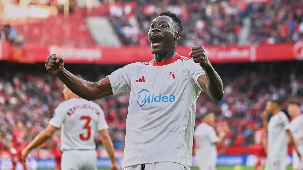 Akor Adams celebra su gol en el Sevilla FC - Rayo Vallecano | Salvador L&oacute;pez Medina