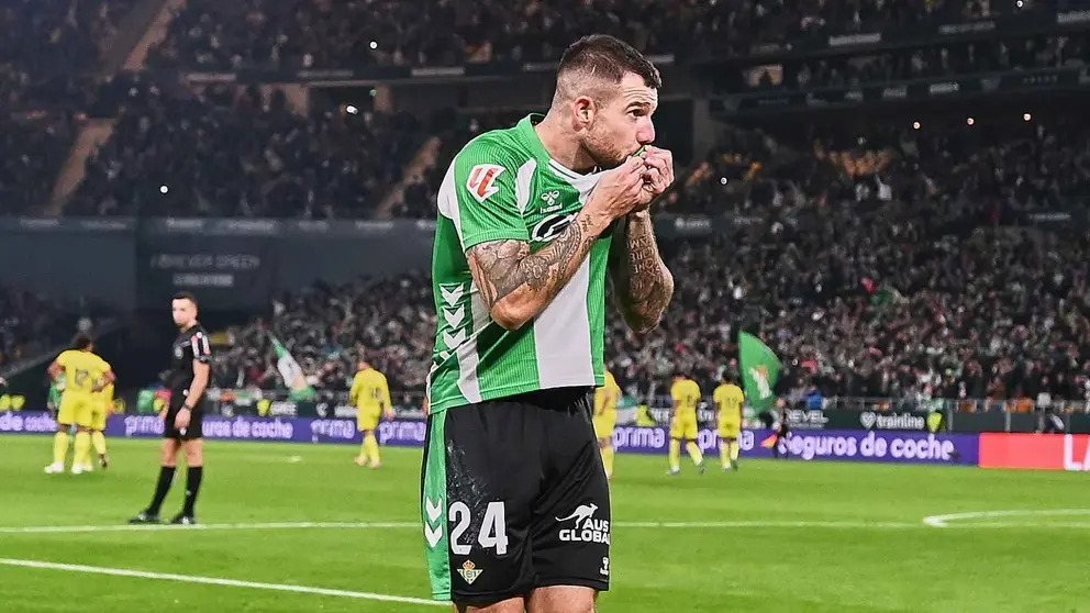 Aitor Ruibal celebra su gol en el Real Betis - Villarreal | Salvador L&oacute;pez Medina para El MIRA