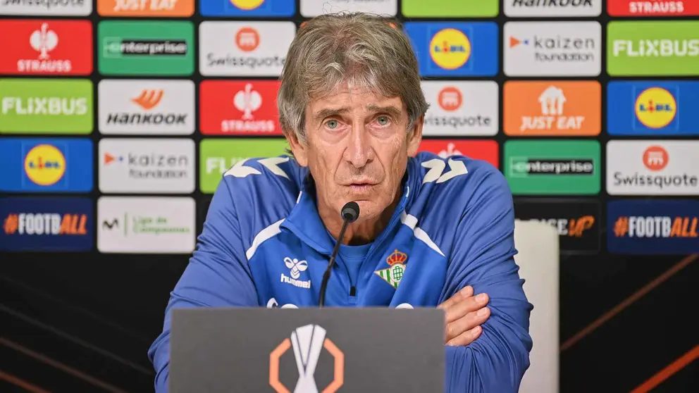 Manuel Pellegrini en la rueda de prensa previa a un partido de Europa League | Salvador L&oacute;pez Medina
