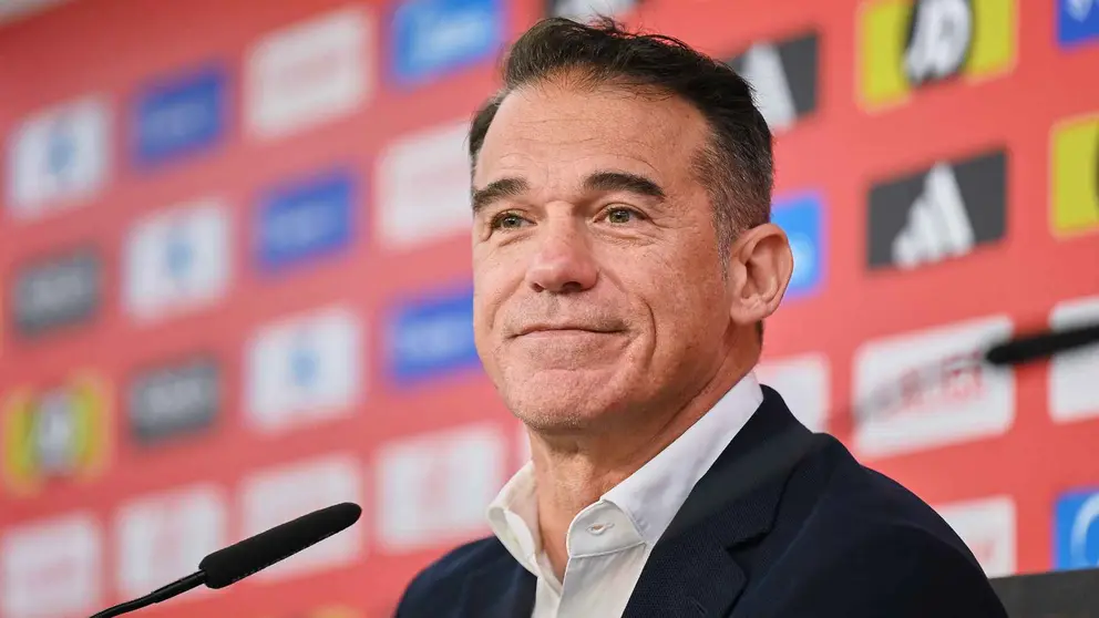 Luis Garc&iacute;a Plaza en su presentaci&oacute;n con el Sevilla FC | Salvador L&oacute;pez Medina para El MIRA