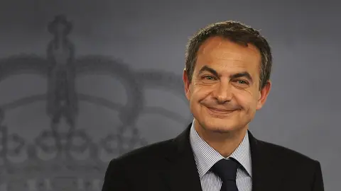 Spanish Prime Minister Jose Luis Rodriguez Zapatero gives a press conference to discuss Spain's end of year assessment at the Moncloa palace in Madrid on December 26, 2008. AFP PHOTO/Pedro ARMESTRE