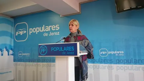 Mar&iacute;a Jos&eacute; Garc&iacute;a-Pelayo en la sede del PP Jerez.