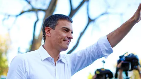 Pedro S&aacute;nchez saluda en jerez, 6JUN2016 | Juan Carlos Corchado para MIRA Jerez