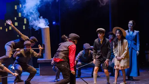 Escena de la representaci&oacute;n "Viento del Este" en el Teatro Villamarta de Jerez, por el grupo de teatro Dioniso | Noelia Herrera, de Jonocla Fotograf&iacute;a para MIRA Jerez