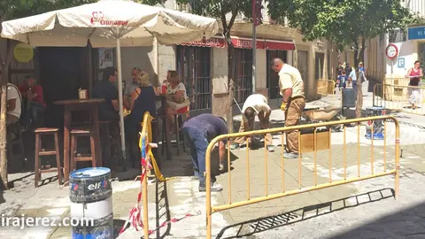 Terraza de Tabanco en calle Torner&iacute;a | Juan Carlos Corchado para MIRA Jerez