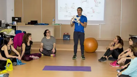 F&eacute;lix Jimenez impartiendo el m&eacute;todo a matronas de toda la provincia de C&aacute;diz, en el HLA Jerez Puerta del Sur