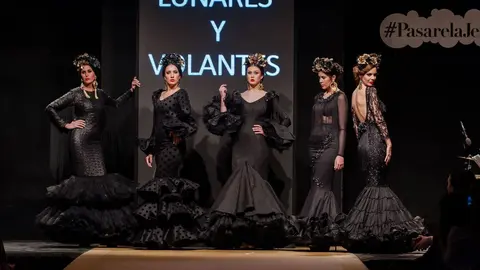 Desfile De Lunares y Volantes' - Pasarela Flamenca 2017 | Por Christian Cantizano