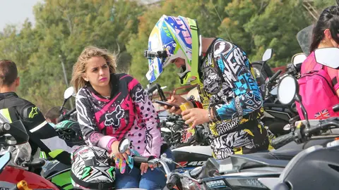Moteros esperando para salir en la Gran Caravana Motera | Juan Carlos Corchado - MIRA Jerez