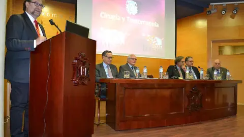 Jornada de Cirug&iacute;a y Tauromaquia