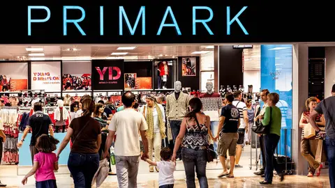 Primark compite con Decathlon con ropa deportiva de mujer que no deja pasar desapercibida
