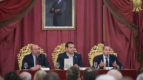 El acto de presentaci&oacute;n del libro sobre Cayetano del Toro.