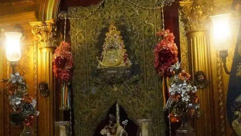 El simpecado de la hermandad del Roc&iacute;o de C&aacute;diz. 