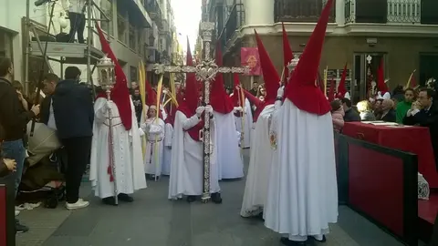 La cruz de gu&iacute;a de la Borriquita, en la calle Nueva.