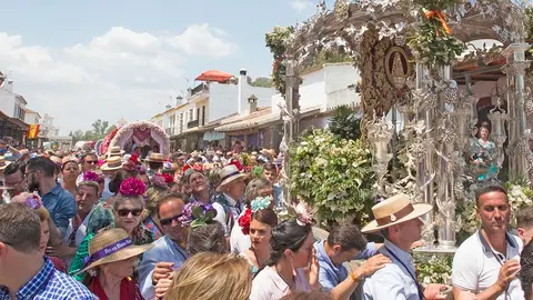 Simpecado por su paso por la Calle Mu&ntilde;oz y Pab&oacute;n |  JC Corchado | elMIRA.es